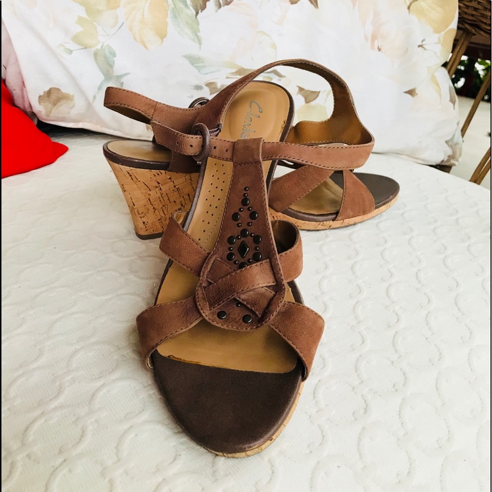 Clarks Brown Wedge Sandal - Picture 4 of 8